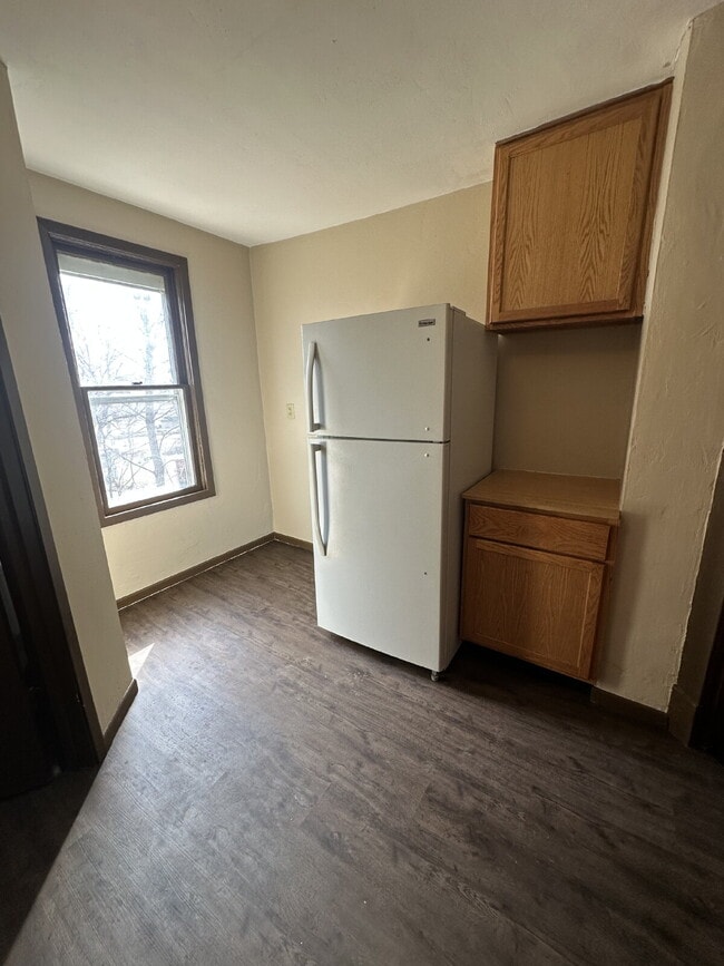 Building Photo - 224 Madison St