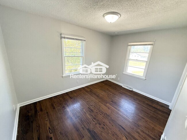 Building Photo - 6300 E 153 St