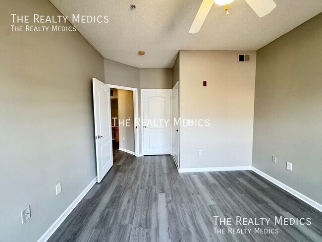 Building Photo - 12012 Villanova Dr