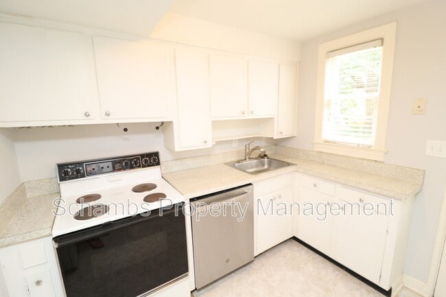 Building Photo - 1000 Nichols Dr