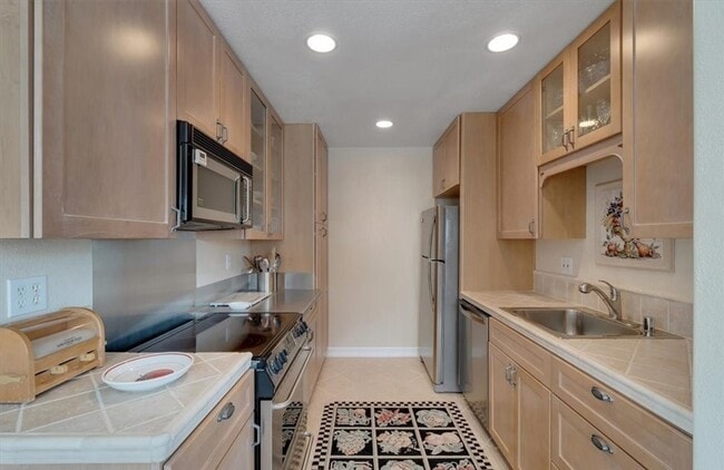 Building Photo - 8216 Woolburn Dr