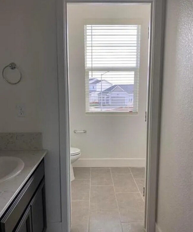 Building Photo - 2434 Urdaneta Way