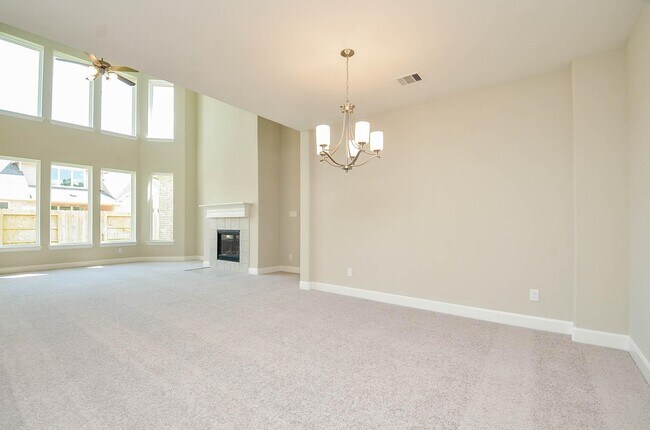 Building Photo - 4711 Hollow Tree Dr