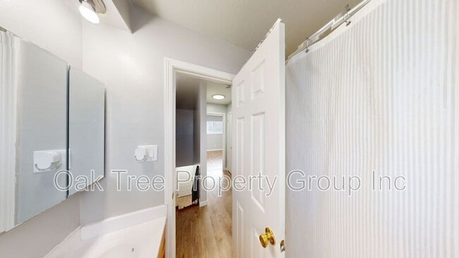 Building Photo - 625 F St