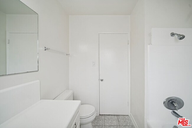 Building Photo - 5307 Vantage Ave