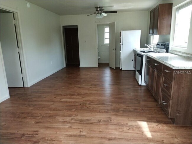 Building Photo - 829 Lime Ave