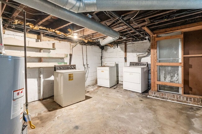 Building Photo - 25 E Blake Ave