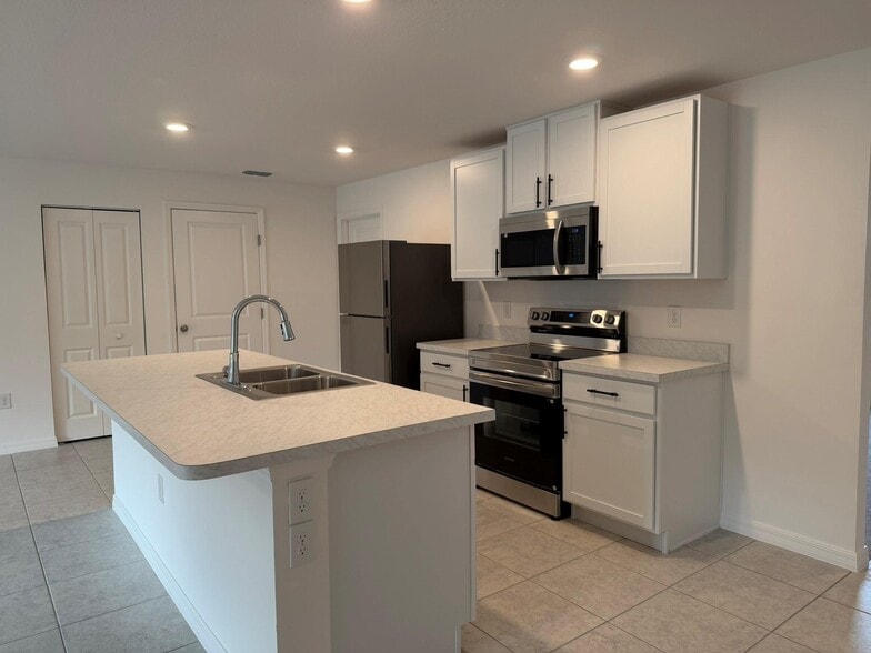 Building Photo - 8855 101st Ct