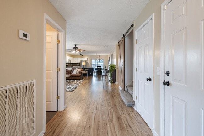 Building Photo - Single Family Home For Lease