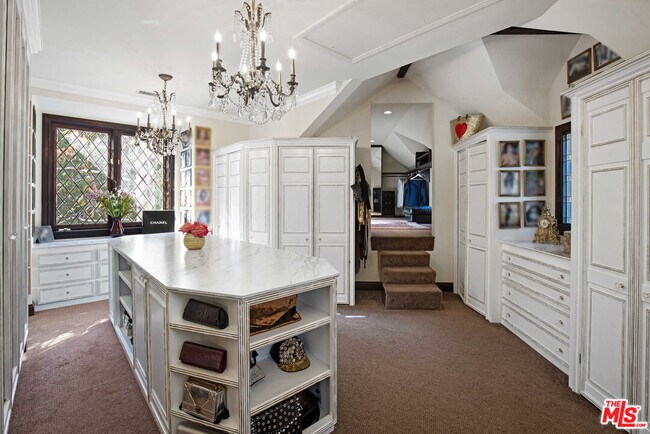 Building Photo - 11247 Briarcliff Ln