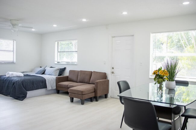 Building Photo - 320 NW 4th Ave