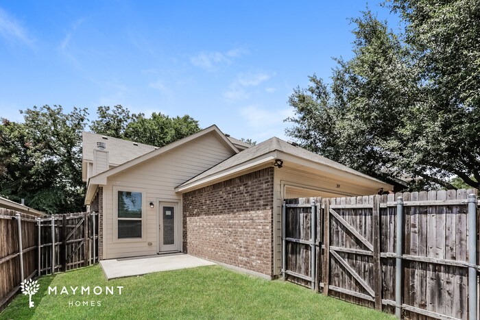 Building Photo - 209 Riverdell North Mews