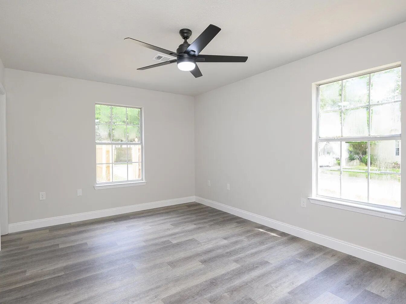 Building Photo - 1053 Emerald Ln