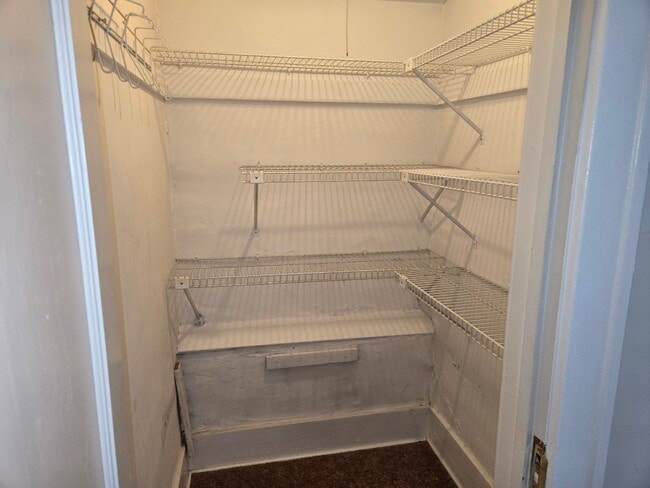 Building Photo - 3150 Phillips Ave