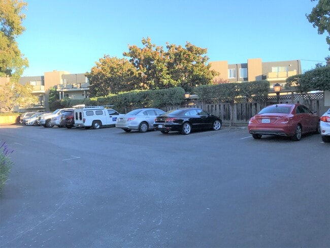 additional parking - 3050 Los Prados St