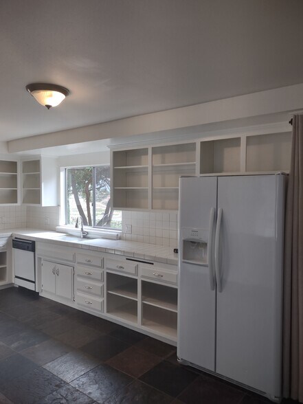 Building Photo - 37850 De Portola Rd