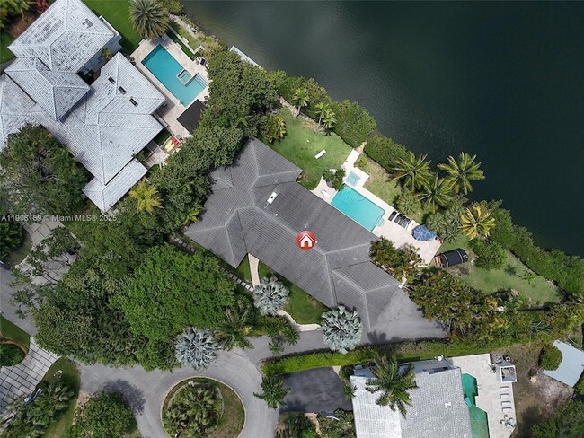 Building Photo - 415 Rovino Ave