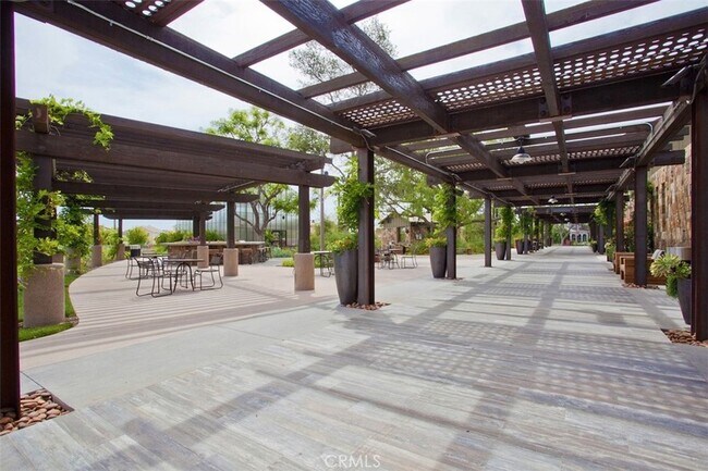 Building Photo - 154 Pavilion Park