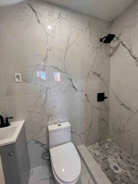 Building Photo - 283 Monticello Ave