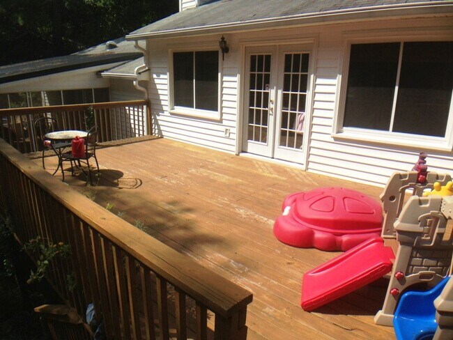 Building Photo - East Cobb with Finished Basement