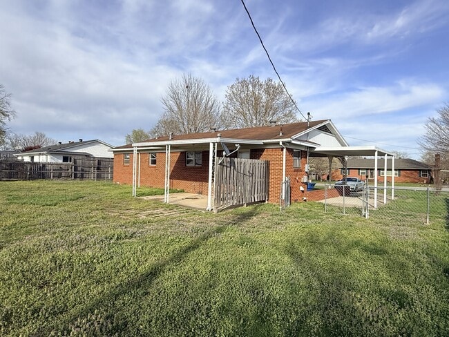 Building Photo - 514 Oliver Dr