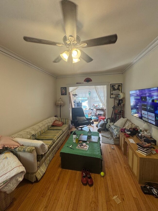 Building Photo - 3348-1 W Sunnyside 2bed/1bath