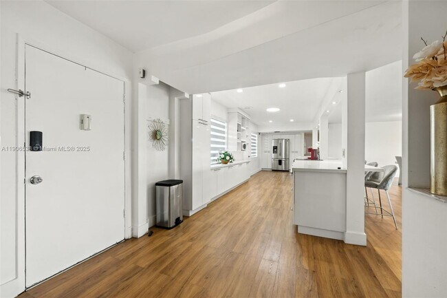 Building Photo - 1350 NE 191st St