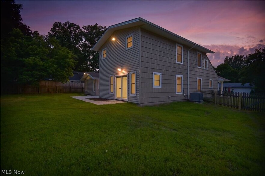 Building Photo - 263 Cardinal Dr