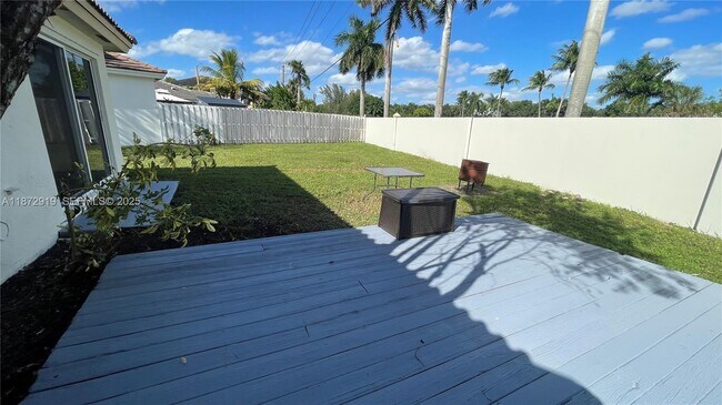 Building Photo - 6952 SW 148 Ln