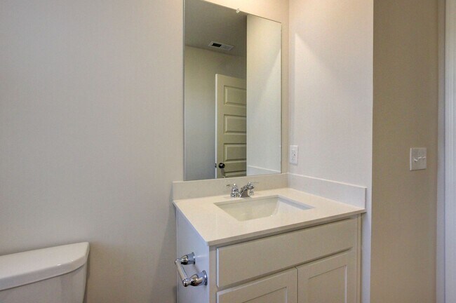 Building Photo - Wow!! 18-month lease in Sango!!