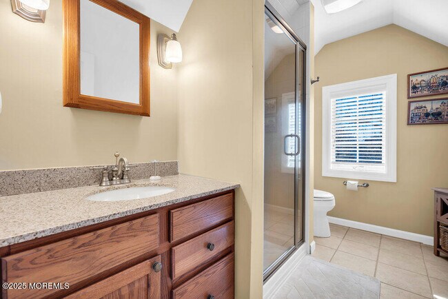 Building Photo - 412 Chicago Blvd