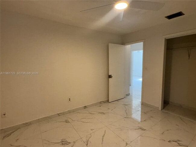 Building Photo - 2752 SW 25th Ter