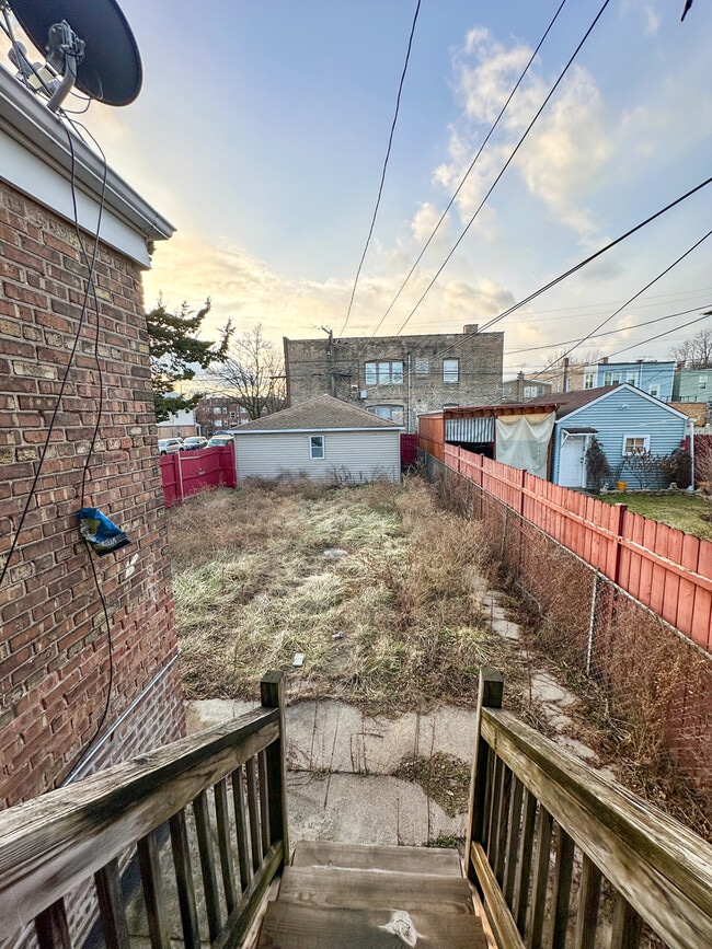 Building Photo - 6058 S Richmond St