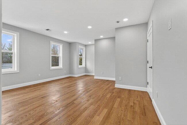 Building Photo - 72 Westboro Rd
