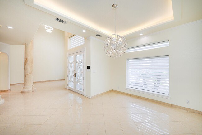 Building Photo - 314 Bordeaux Dr