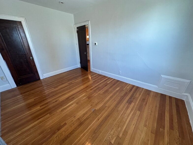 Building Photo - 130 Highland Ave