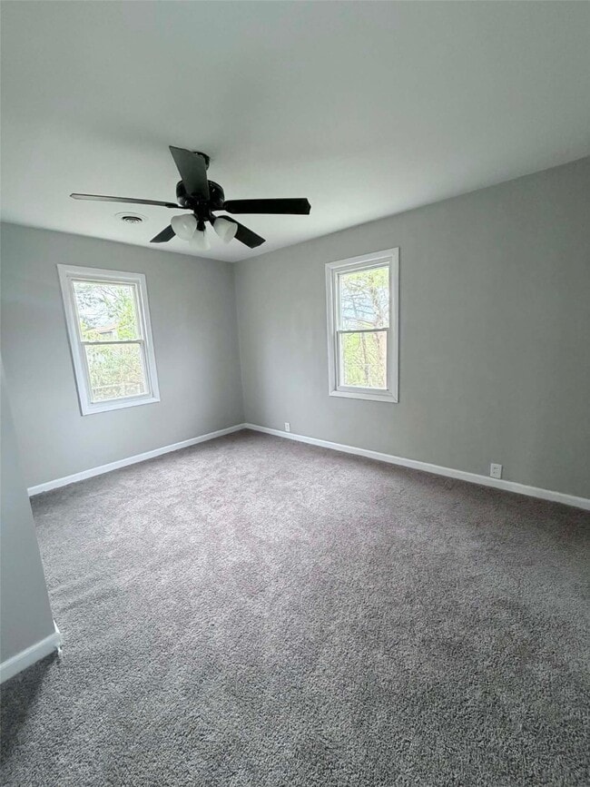 Building Photo - 705 St Martin Dr