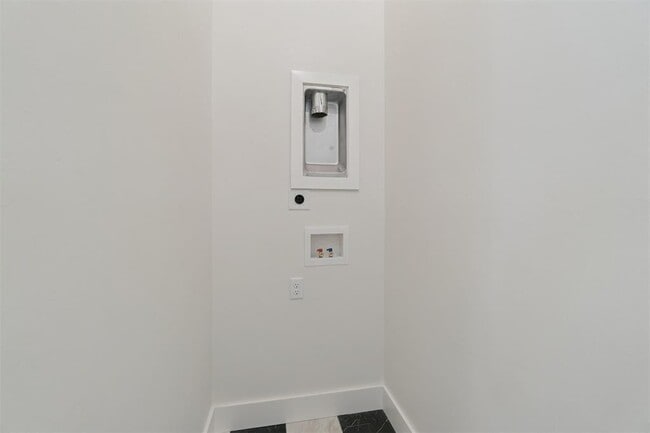 Building Photo - 18829 Selah Wy