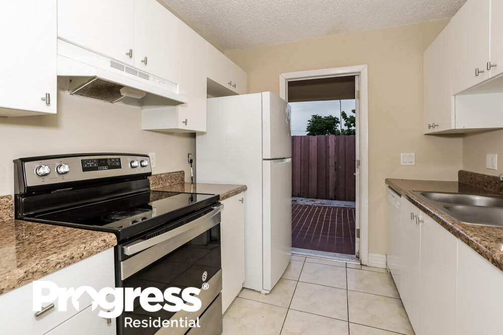 Building Photo - 4205 SW 137th Ct