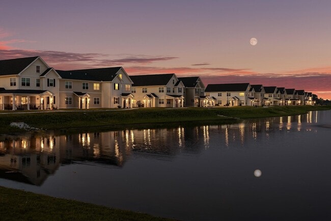 Building Photo - 901 Kelly Green Ln