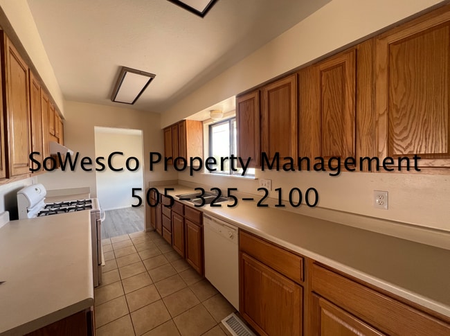 Building Photo - Newly Remodeled 3 Bed 2 Bath Home