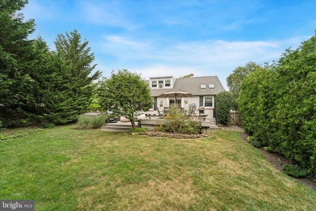 Building Photo - 436 Edgewood Dr