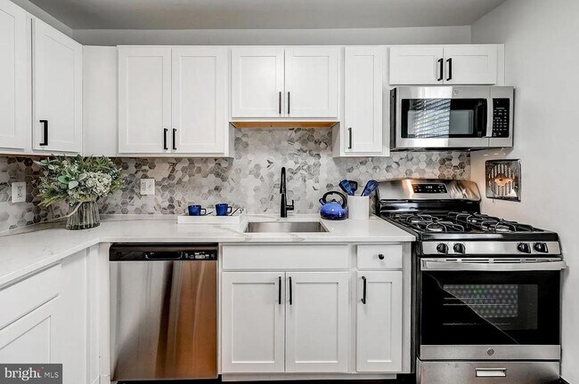 Building Photo - 4002 Linkwood Rd