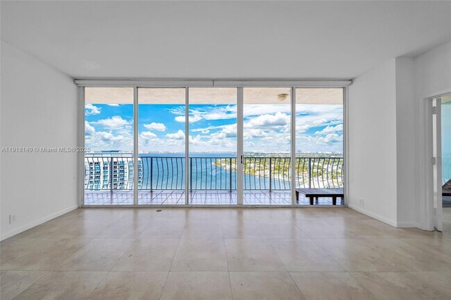 Building Photo - 7601 E Treasure Dr