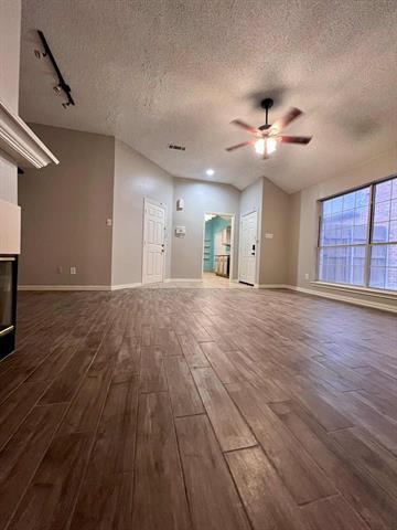Building Photo - 943 Azalia Dr