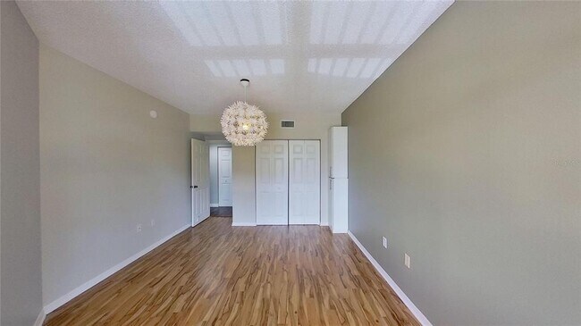 Building Photo - 6495 Shoreline Dr