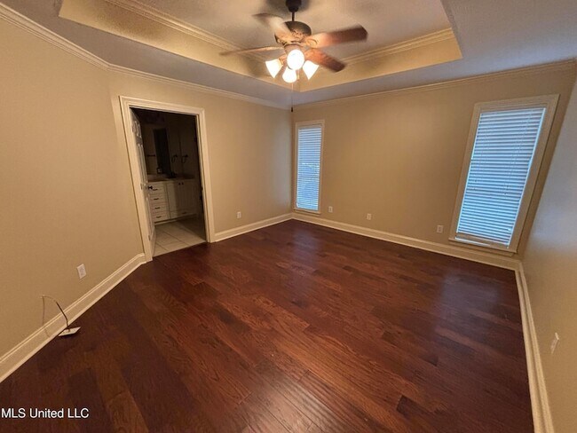 Building Photo - 132 Hillcrest Way