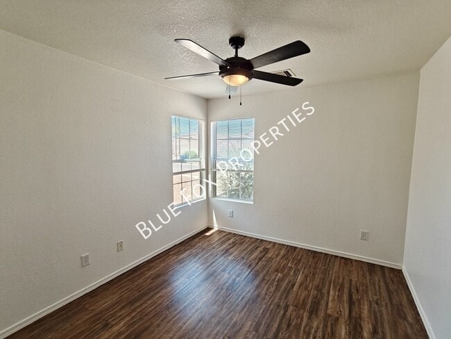 Building Photo - 3117 S Nastar Dr