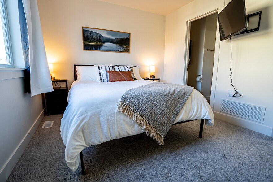 Building Photo - 355 N 2650 W