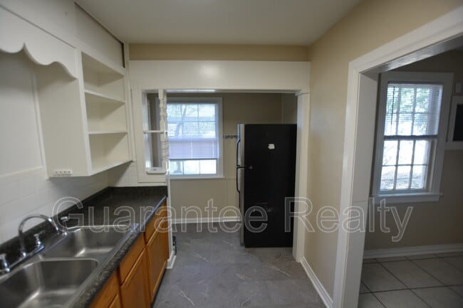 Building Photo - 119 N Longfellow Blvd